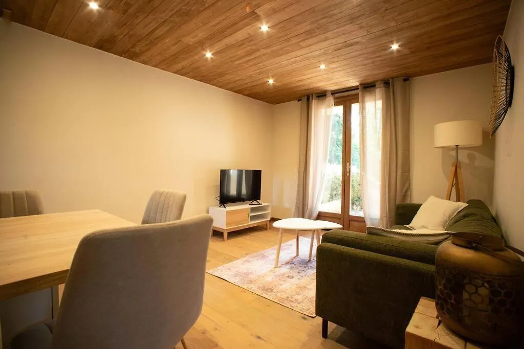 Appartement Cosy Rez-De-Jardin Demi-Quartier