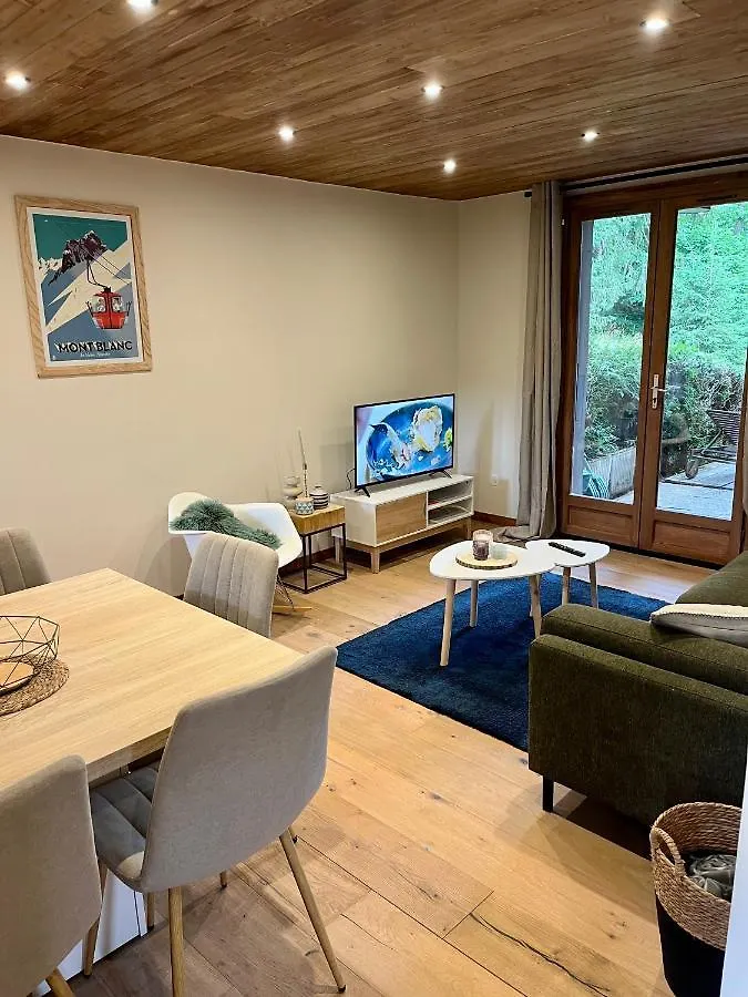 Appartement Cosy Rez-De-Jardin Demi-Quartier